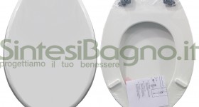 Copriwater > DEDICATO > Per vaso DOLOMITE > Modello PERLA Vecchio/Classic > Colore BIANCO > Sedile wc in legno lavorato rivestito in resina di poliestere > Cerniere ottone cromato
