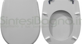 Copriwater > DEDICATO > Per vaso CESAME > Modello ARETUSA > Colore GRIGIO MANHATTAN > Sedile wc in legno lavorato rivestito in resina di poliestere > Cerniere ottone cromato