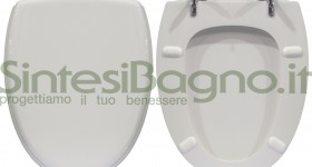Copriwater > DEDICATO > Per vaso DOLOMITE > Modello NOVELLA > Colore BIANCO > Sedile wc in legno lavorato rivestito in resina di poliestere > Cerniere ottone cromato