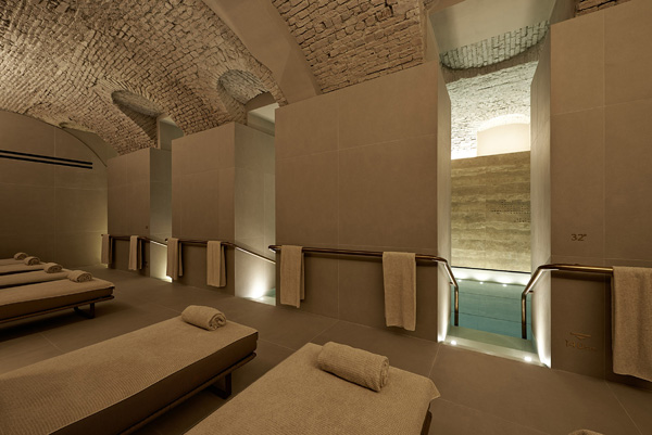 Hansgrohe per la SPA Four_Seasons_la sala con piscina_2