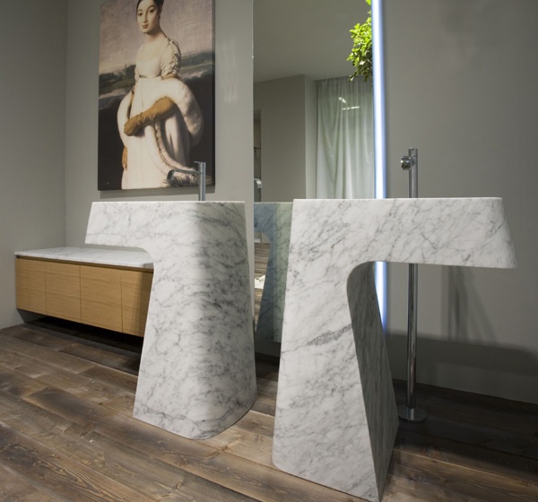 Antonio Lupi presenta la vasca Solidea e il lavabo Pipa realizzati in marmo di Carrara