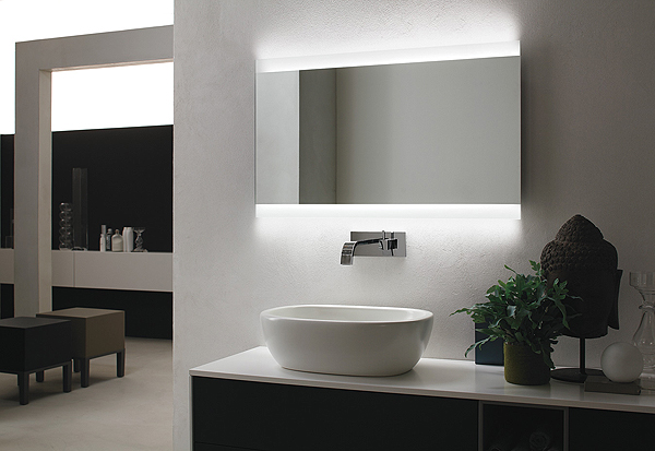 VELA | Specchiera bagno retroilluminata LED